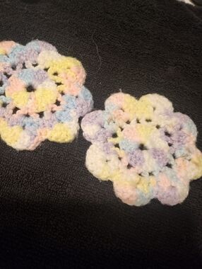 5 Coasters, 5 table mats and 1 table runner 13 x 41